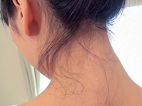 素人娘の全裸図鑑 今時の女の子13名が恥らいながら脱衣していく様子をじっくり撮影した、変態紳士のためのヘアヌードコレクション　サンプル画像05